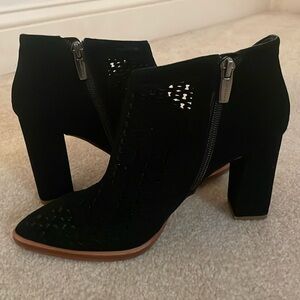 Vince Camuto Lorva Booties